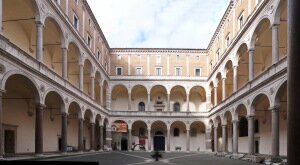 Cortile, Palazzo della Cancelleria, Roma, Italia